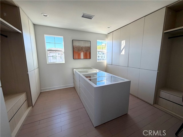 Detail Gallery Image 27 of 34 For 24217 N Corte Profundo, Valencia,  CA 91354 - 5 Beds | 5/1 Baths