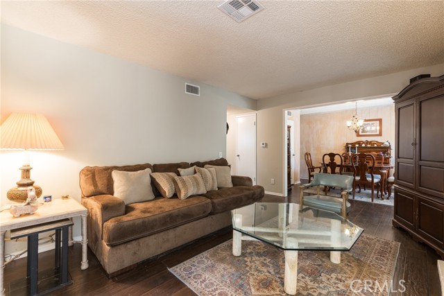 Detail Gallery Image 3 of 38 For 7701 Ducor Avenue, West Hills,  CA 91304 - 3 Beds | 2 Baths