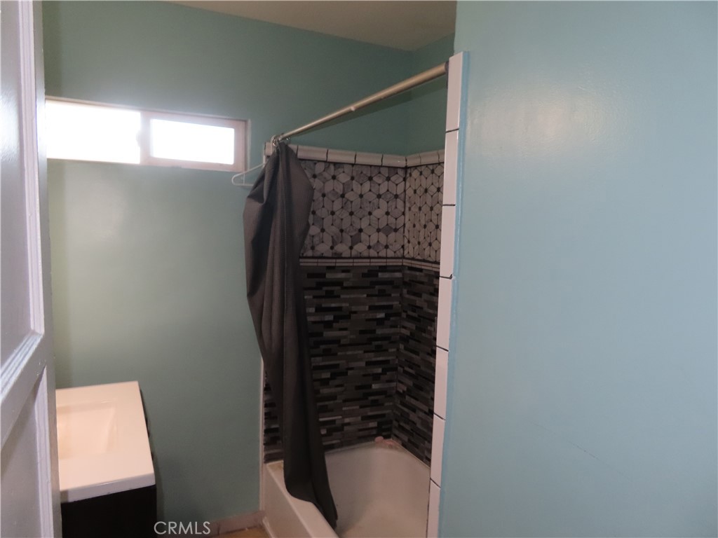 https://media.crmls.org/medias/7ca2a94e-baf7-429a-88f7-3202756951b0.jpg?preset=X-Large