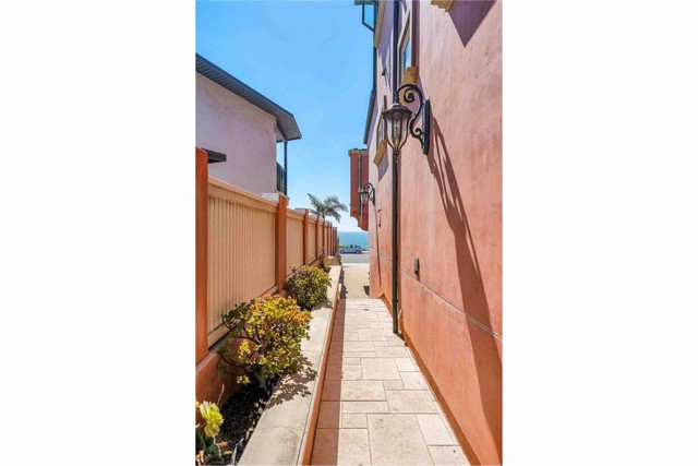 1724 Esplanade, Redondo Beach, California 90277, 3 Bedrooms Bedrooms, ,3 BathroomsBathrooms,Residential,Sold,Esplanade,SB23103083