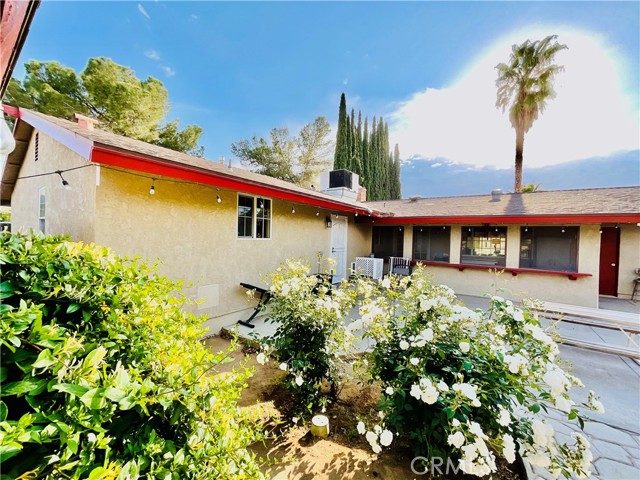 10195 Shangri La Avenue, Hesperia CA: https://media.crmls.org/medias/7ca2ea28-ce11-484f-ac54-32e4c8c23346.jpg