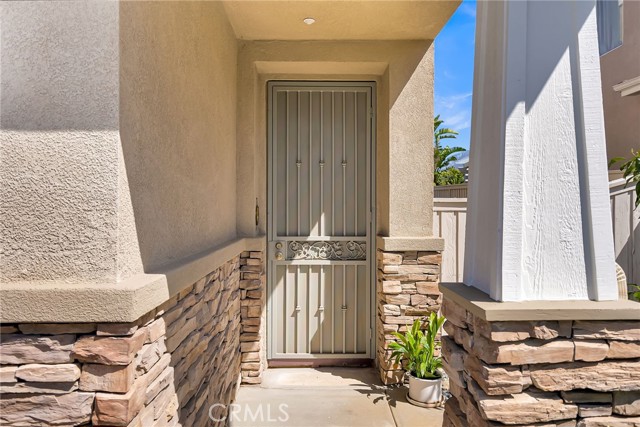 Detail Gallery Image 4 of 52 For 1645 Valley Falls Ave, Redlands,  CA 92374 - 3 Beds | 2/1 Baths