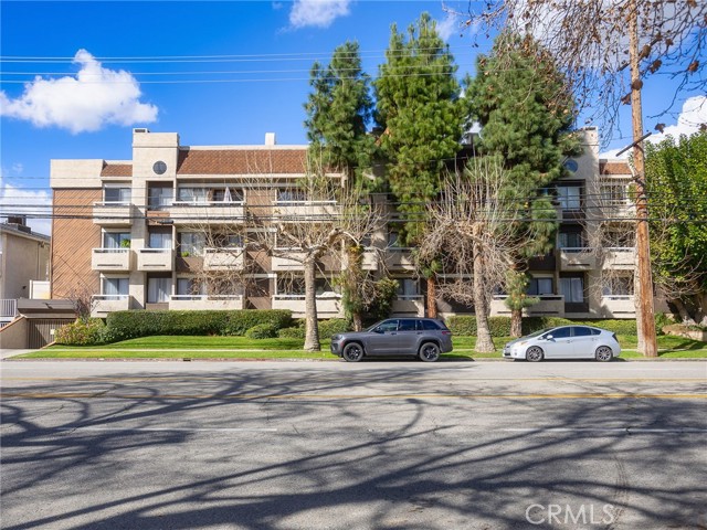 Detail Gallery Image 4 of 51 For 365 W Alameda Ave #305,  Burbank,  CA 91506 - 2 Beds | 2 Baths