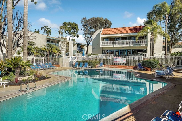 906 Camino Real, Redondo Beach, California 90277, 2 Bedrooms Bedrooms, ,2 BathroomsBathrooms,Residential,Sold,Camino Real,SB22092034