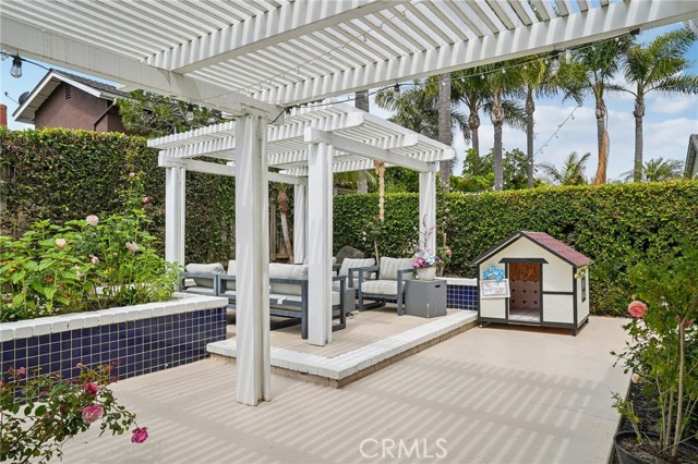 Detail Gallery Image 16 of 19 For 17675 Rainglen, Huntington Beach,  CA 92649 - 4 Beds | 2/1 Baths