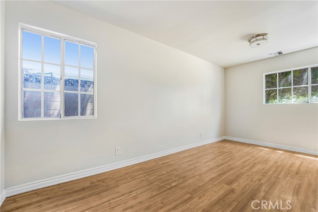 Detail Gallery Image 11 of 15 For 8547 Keokuk Ave, Winnetka,  CA 91306 - 4 Beds | 2 Baths