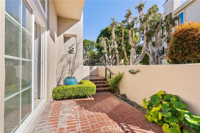 Detail Gallery Image 29 of 34 For 19401 Merion Cir, Huntington Beach,  CA 92648 - 3 Beds | 2/1 Baths