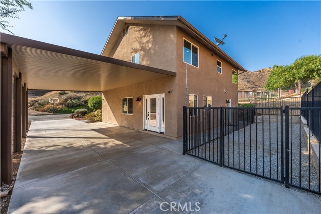 30300 Live Oak Canyon Road, Redlands CA: https://media.crmls.org/medias/7ca53862-2b20-411a-9bd2-10af8e3bee32.jpg