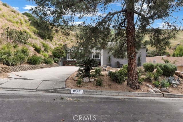 Detail Gallery Image 30 of 35 For 8520 Springford Dr, Sun Valley,  CA 91352 - 3 Beds | 2 Baths