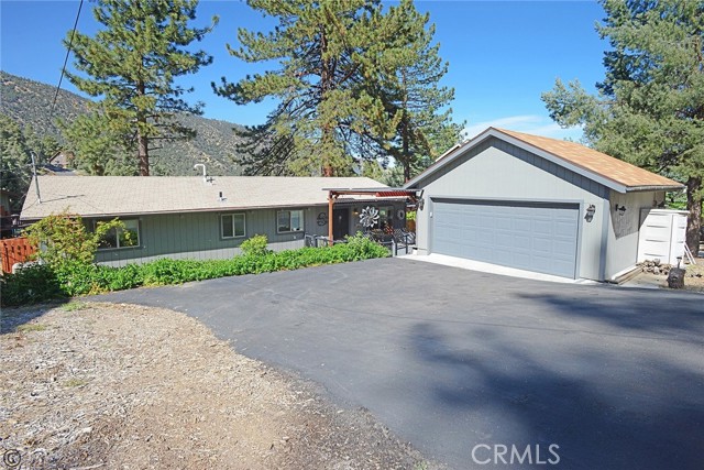 Detail Gallery Image 1 of 34 For 2312 Cedarwood Dr, –,  CA 93222 - 3 Beds | 2 Baths