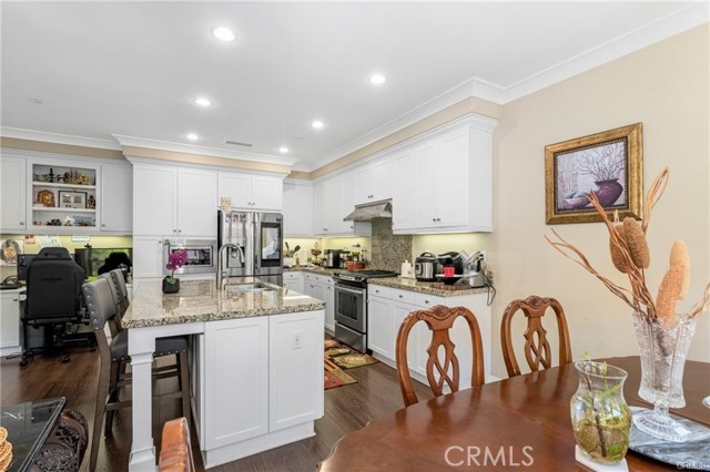 38 Larkfield, Irvine CA: https://media.crmls.org/medias/7ca5d309-4975-4838-b992-d3b65ffca7b8.jpg
