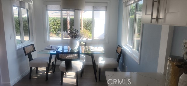 Detail Gallery Image 4 of 13 For 15809 Kingsbury St, Granada Hills,  CA 91344 - 3 Beds | 2 Baths