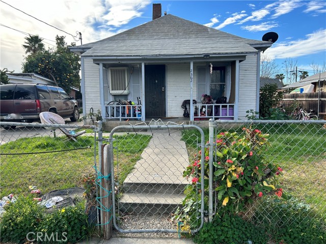 2362 12th Street, Riverside, California 92507, 3 Bedrooms Bedrooms, ,1 BathroomBathrooms,Single Family Residence,For Sale,12th,EV23214715