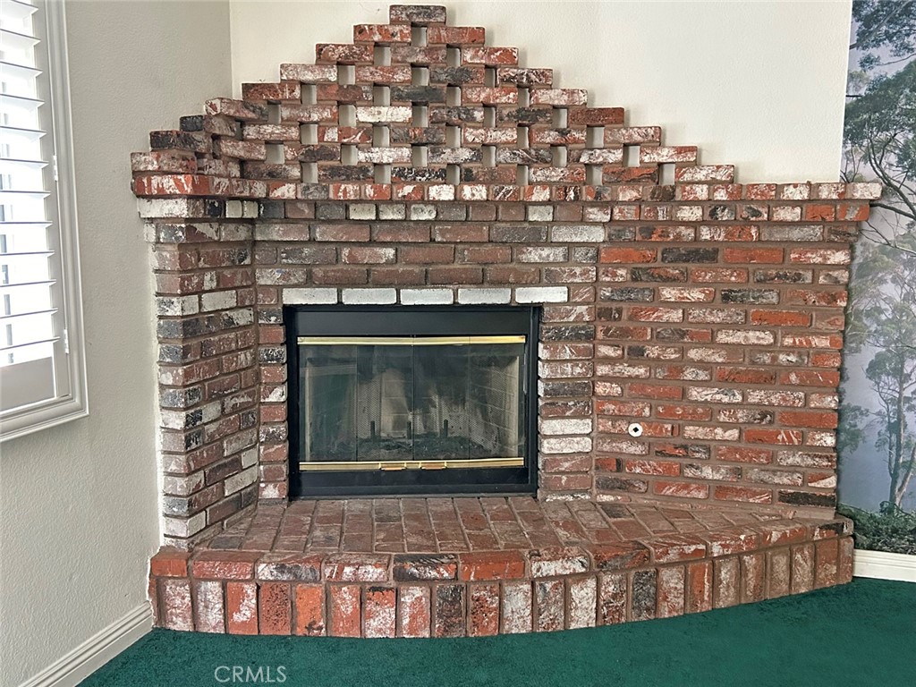 https://media.crmls.org/medias/7ca7196f-66f9-4573-809a-041305848659.jpg?preset=X-Large