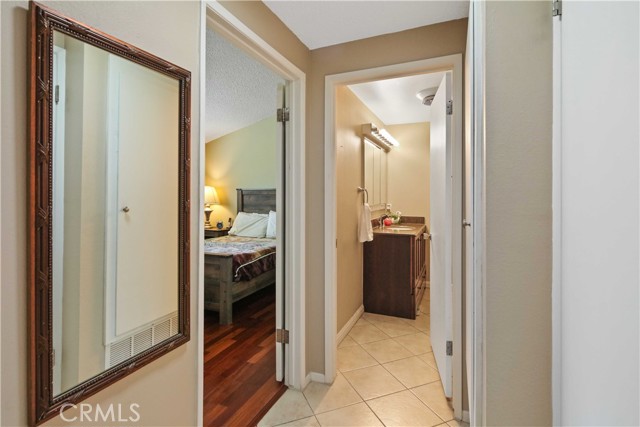 Detail Gallery Image 15 of 24 For 19221 Avenue of the Oaks a,  Newhall,  CA 91321 - 2 Beds | 1 Baths