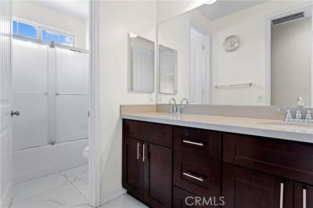 1600 Liv Court, Redlands CA: https://media.crmls.org/medias/7ca786f0-eb9f-42cd-b610-b99bee900793.jpg