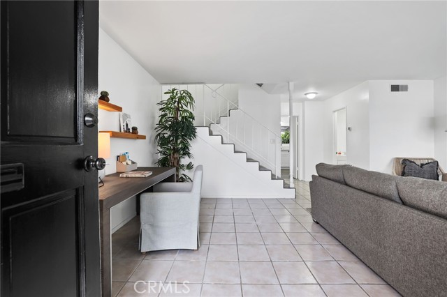 Detail Gallery Image 3 of 36 For 3342 Bradbury Road #34,  Rossmoor,  CA 90720 - 3 Beds | 1/1 Baths