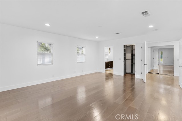 22904 Calvert Street, Woodland Hills CA: https://media.crmls.org/medias/7ca7e6b7-1c9e-4287-b316-586034a3d1df.jpg