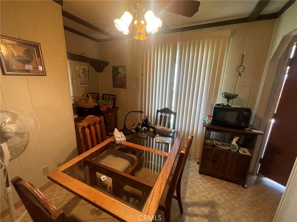 https://media.crmls.org/medias/7ca80195-804a-47e6-b55a-13cb8052a0f7.jpg?preset=X-Large