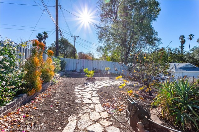 Detail Gallery Image 25 of 30 For 1379 E Avenida De Los Arboles, Thousand Oaks,  CA 91360 - 3 Beds | 2 Baths