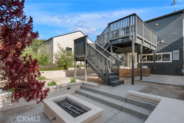 6129 W 83rd Place, Los Angeles CA: https://media.crmls.org/medias/7ca85a92-3ea4-4ca4-b1b0-a1c17c9beac2.jpg