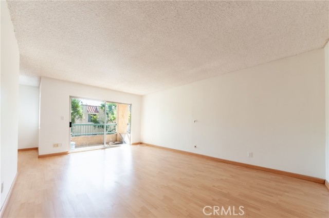 18307 Burbank Boulevard, 34 photo 6