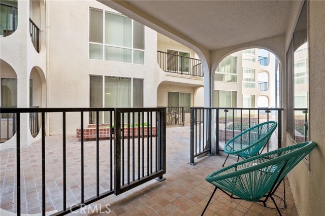 565 Esplanade, Redondo Beach, California 90277, 1 Bedroom Bedrooms, ,1 BathroomBathrooms,Residential,Sold,Esplanade,SB22252448