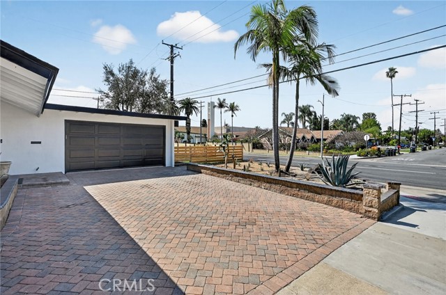 Detail Gallery Image 2 of 27 For 629 S Yorba, Orange,  CA 92869 - 4 Beds | 2 Baths