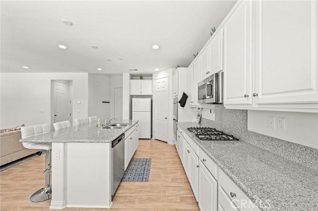 32171 Dymondia Way, Temecula CA: https://media.crmls.org/medias/7caaff2a-ba9e-49dc-893f-02d4a263649b.jpg