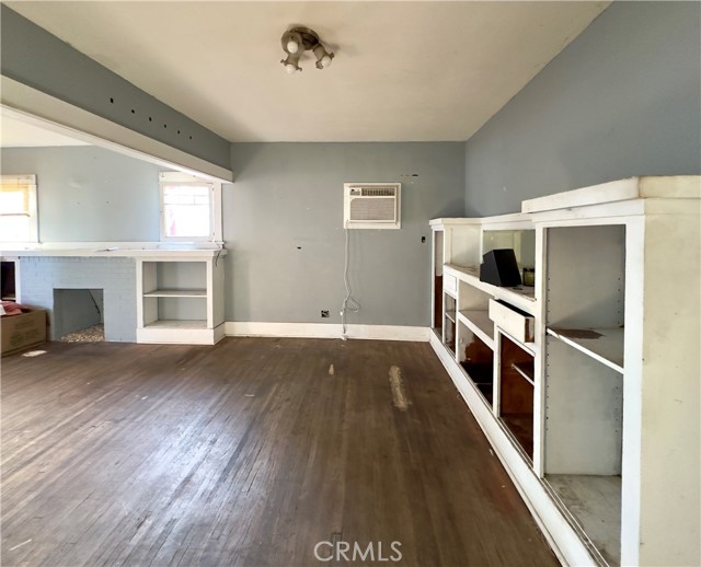 2829 California Street, Huntington Park CA: https://media.crmls.org/medias/7cab220f-70b3-4cee-b296-ff6563c58d44.jpg