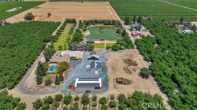 13715 E Nebraska Avenue, Kingsburg CA: https://media.crmls.org/medias/7cab49aa-f90f-407e-90e7-b073b4ba2ac0.jpg