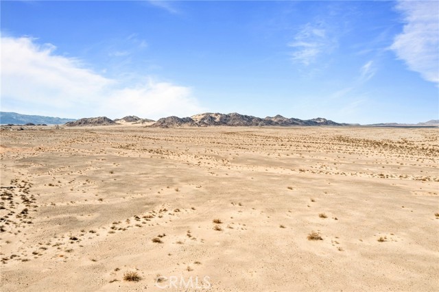 Detail Gallery Image 2 of 9 For 3333 Wilson Rd, Twentynine Palms,  CA 92277 - – Beds | – Baths