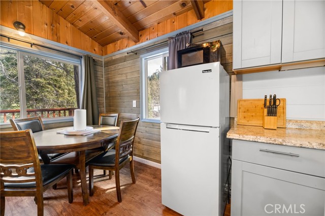 Detail Gallery Image 26 of 32 For 43339 Deer Canyon Rd, Big Bear Lake,  CA 92315 - 2 Beds | 2 Baths
