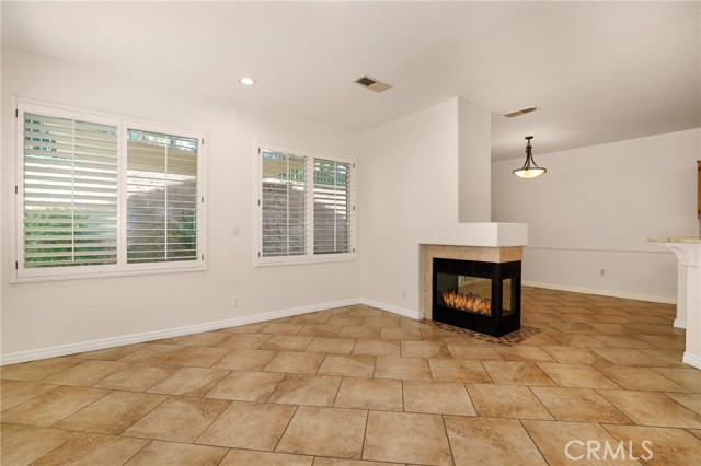 Detail Gallery Image 5 of 30 For 544 Hooper Ave, Simi Valley,  CA 93065 - 3 Beds | 2/1 Baths