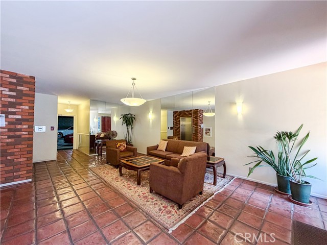 Detail Gallery Image 58 of 64 For 1944 Glendon #209,  Los Angeles,  CA 90025 - 2 Beds | 2/1 Baths