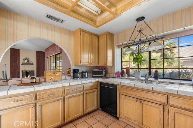 Detail Gallery Image 16 of 38 For 43732 Countryside Dr, Lancaster,  CA 93536 - 3 Beds | 2 Baths