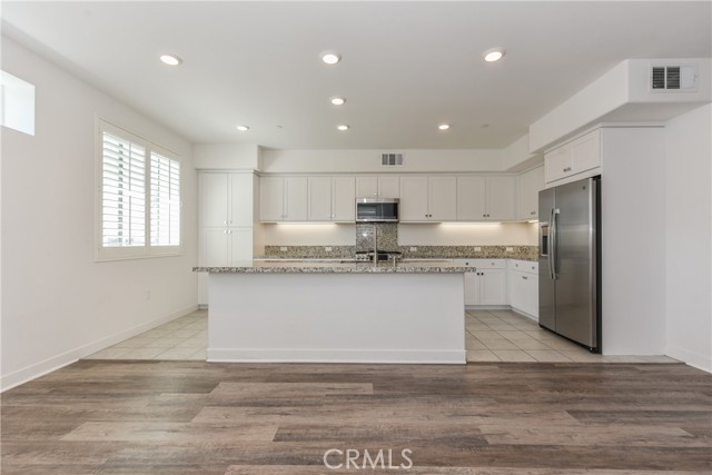 Detail Gallery Image 10 of 38 For 1893 S Union St #120,  Anaheim,  CA 92805 - 3 Beds | 2 Baths