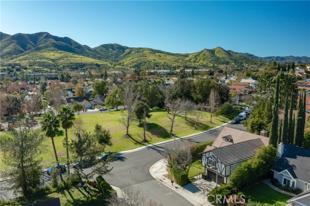 Detail Gallery Image 2 of 51 For 5501 Fairgrange Dr, Agoura Hills,  CA 91301 - 6 Beds | 3 Baths