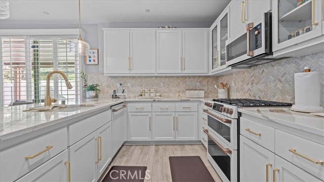 Detail Gallery Image 6 of 23 For 7371 Garnet Ridge, Jurupa Valley,  CA 92509 - 4 Beds | 3/1 Baths