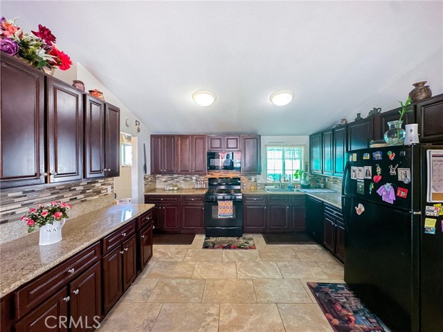 Detail Gallery Image 11 of 43 For 2117 Windflower Dr #108,  Rosamond,  CA 93560 - 5 Beds | 2 Baths