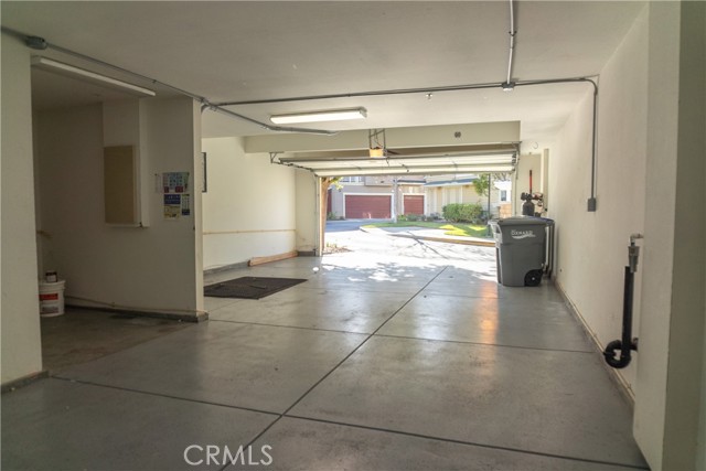 Detail Gallery Image 6 of 6 For 402 Garonne St, Oxnard,  CA 93036 - 4 Beds | 3/1 Baths