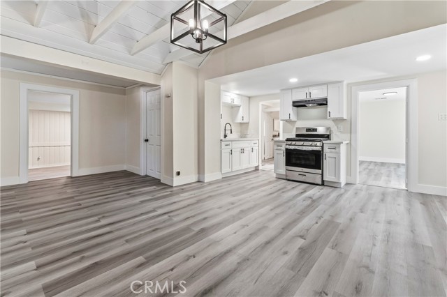 Detail Gallery Image 6 of 48 For 22849 Juniper, Crestline,  CA 92325 - 4 Beds | 3 Baths