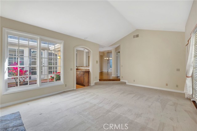 Detail Gallery Image 8 of 52 For 19371 Woodlands Dr, Huntington Beach,  CA 92648 - 3 Beds | 2/1 Baths