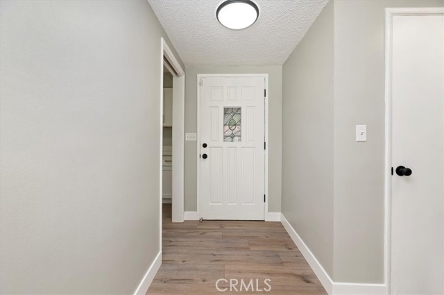 Detail Gallery Image 10 of 41 For 2111 Elsinore Rd, Riverside,  CA 92506 - 3 Beds | 2/1 Baths