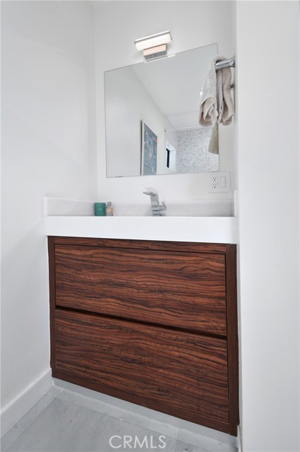 4751 Del Moreno Drive, Woodland Hills CA: https://media.crmls.org/medias/7cb0943c-7ed5-4b08-8b15-51a02621bead.jpg
