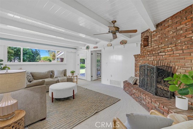 252 W 15th Street, Upland CA: https://media.crmls.org/medias/7cb09f4c-6829-4e4f-9b05-b159fc837882.jpg