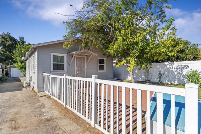 Detail Gallery Image 1 of 32 For 833 N 4th Ave, Upland,  CA 91786 - 2 Beds | 1 Baths