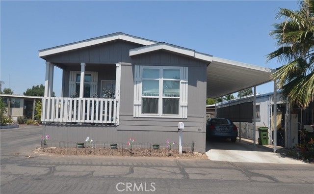 Detail Gallery Image 2 of 24 For 21001 Plummer St #37,  Chatsworth,  CA 91311 - 2 Beds | 2 Baths