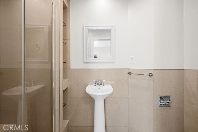 Detail Gallery Image 13 of 22 For 3333 N Los Coyotes Diagonal, Long Beach,  CA 90808 - 3 Beds | 3 Baths
