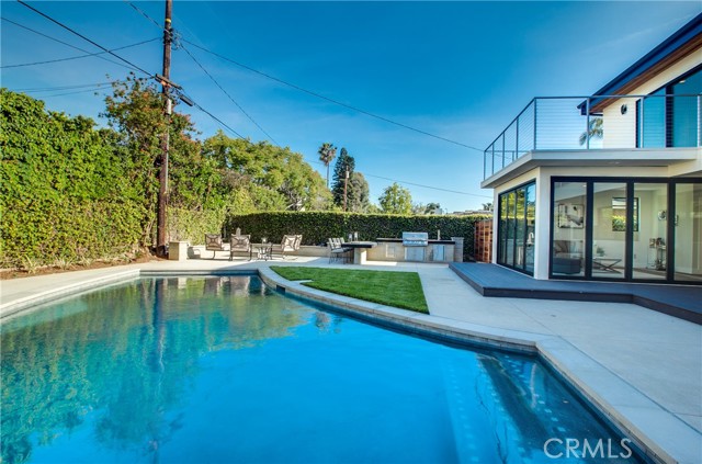 Detail Gallery Image 7 of 26 For 324 Saint Andrews Rd, Newport Beach,  CA 92663 - 5 Beds | 5/1 Baths